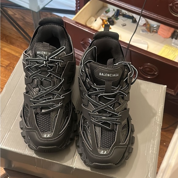 Balenciaga Tracks - Picture 2 of 2